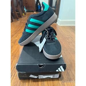 New Adidas Barreda Black w/ Green Stripes Gum Bottom Lifestyle Sneaker Men 10.5